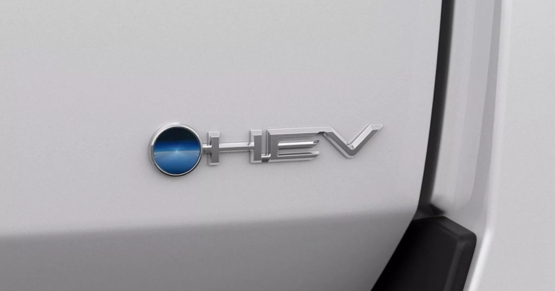 Toyota Land Cruiser 300 став самозарядним гібридом