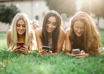 Брюнетка, блондинка чи руда: кому більше віддають перевагу чоловіки?