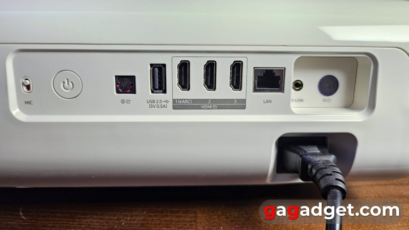 Втулити 130 дюймів: огляд лазерного 4К-проєктора Samsung The Premiere LPU9D