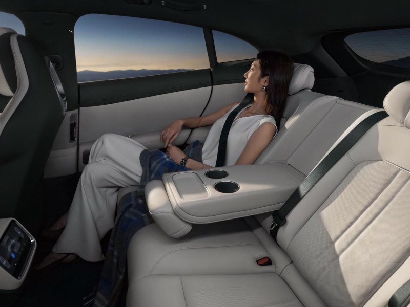 Дешевше за Tesla Model Y: Xiaomi YU7 надійшов у продаж у Китаї