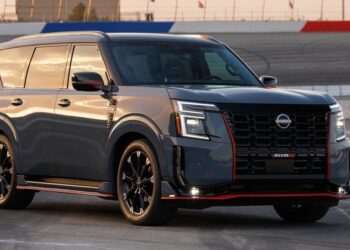 Nissan перетворив величезний позашляховик Armada на спортивний автомобіль