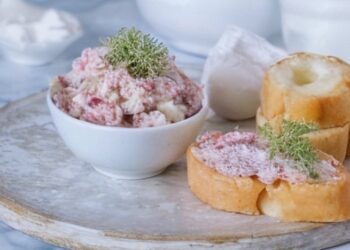 Эта намазка – настоящий летний хит: роскошная, но экономная закуска (РЕЦЕПТ)