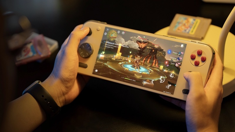 Потужна портативна консоль Ayaneo Pocket S2 з апаратним трасуванням променів уже доступна для попереднього замовлення