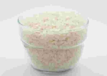 Чи потрібно промивати пропарений рис перед варінням: пояснення і корисні поради