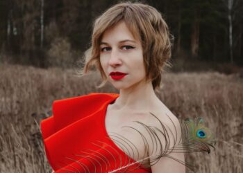 Ідеальні стрижки для жінок старше 45 років, які зроблять обличчя більш худим