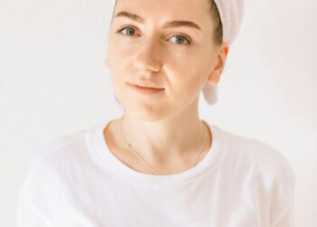 Як часто мити голову, щоб зберегти здоров’я та красу волосся в умовах спеки та активного способу життя