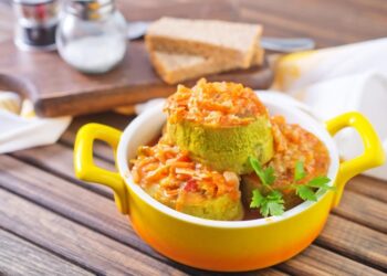 Як смачно приготувати фаршировані кабачки в духовці, мультиварці та на сковороді