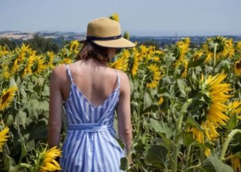 Як стилізувати літній сарафан: трендові варіанти