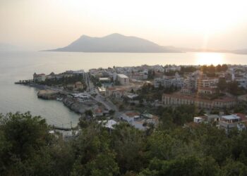 На чудовому грецькому острові немає натовпів туристів: чому його варто відвідати