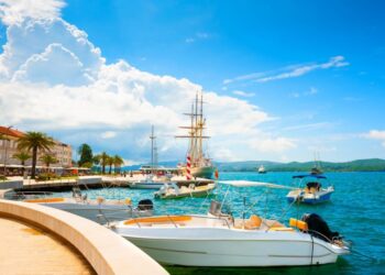 Названо приголомшливе місто, в якому можна відпочити як на Ібіці, але набагато дешевше