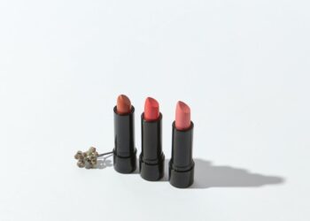 Одна дорога чи 5 дешевих: чим бюджетна помада відрізняється від дорогої