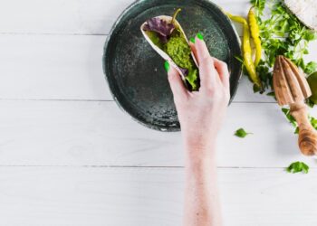 Руки прочь от еды: в какой стране вам нужно есть вилкой даже бутерброды