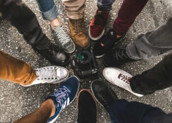 Що робити, якщо взуття велике: 8 простих лайфхаків