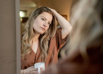 Шкіра зранку як у неживої? Можливо, справа не в кремі, а у твоїх звичках