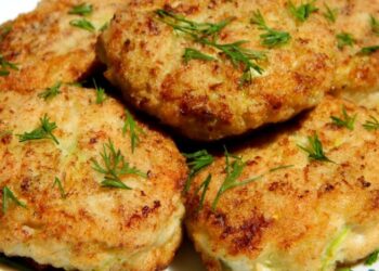 Так кабачки вы еще не готовили: рецепт нежных котлеток с секретом (РЕЦЕПТ)