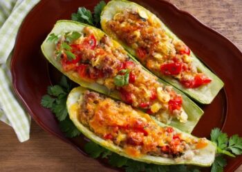 Такие кабачки даже с праздничного стола разлетятся первыми: как приготовить из них шикарное основное блюдо (РЕЦЕПТ)