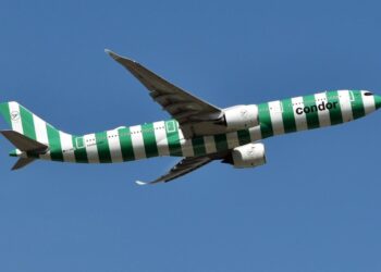 У Німеччині літаку з пасажирами заборонили посадку через запізнення на 10 секунд