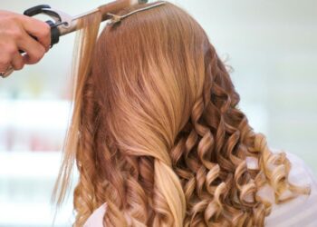 Укладка волосся та зачіска: у чому різниця між двома видами перукарських послуг і яку краще обрати?