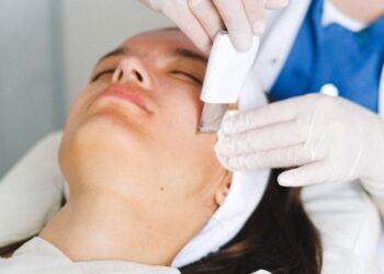 Від яких бьюті-процедур варто відмовитися після 40 років, щоб не прискорити старіння