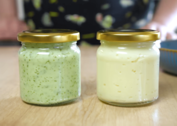 Времени минимум, а вкус – непревзойденный: такая чесночная баночка должна быть в каждом холодильнике (РЕЦЕПТ)