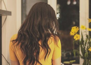 Всього 3 простих інгредієнти: ефективна маска для відновлення та густоти вашого волосся