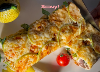 Выкладываем кабачки на сыр и готовим шикарную закуску: этот рулет как из ресторана (ВИДЕО)