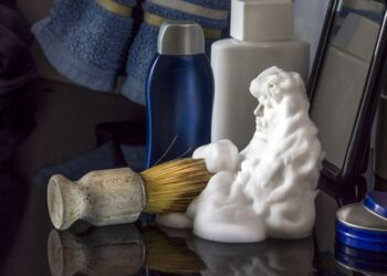 Заберіть у чоловіка: навіщо жінці потрібна піна для гоління