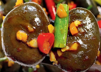 Зачем китайцы жарят камни: самое твердое блюдо в мире (ВИДЕО)