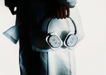 Nothing представила Headphone (1) – перші повнорозмірні навушники бренду з незвичайним дизайном і вражаючою автономністю