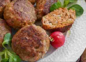 Котлети будуть ідеальні: як і навіщо додавати у фарш панірувальні сухарі