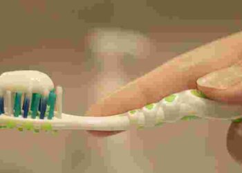 Зубна паста – не лише для зубів: як її можна використовувати в побуті