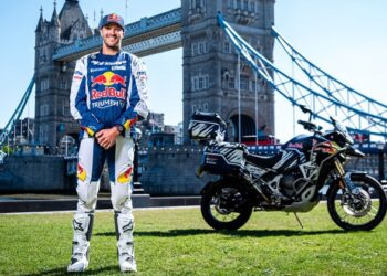 Навколо світу на мотоциклі за 19 днів: чемпіон “Дакара” готується встановити світовий рекорд