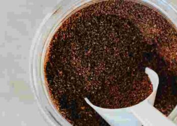 Один простий продукт – і неприємного запаху зі сміттєвого відра більше не буде