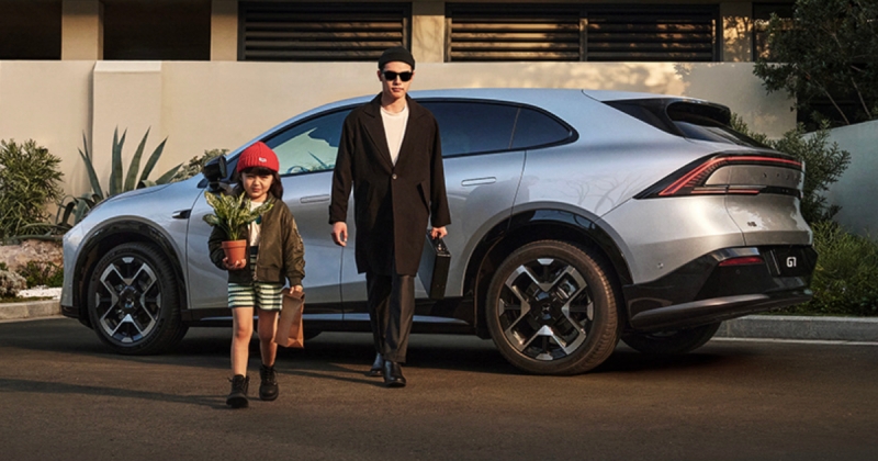 Xpeng представила свого "вбивцю Tesla Model" вартістю від 27 000 доларів — кросовер G7