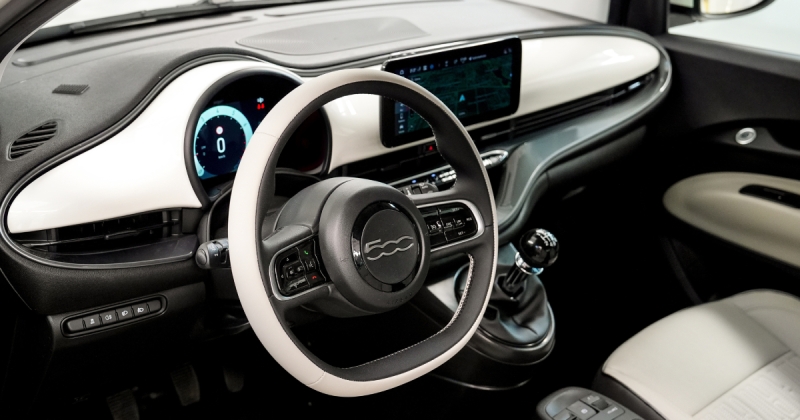 Офіційно: Fiat 500 Hybrid з МКПП дебютує в листопаді