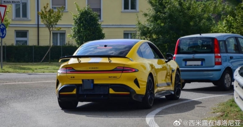 Xiaomi SU7 Ultra помічений на заводі Ferrari в Італії