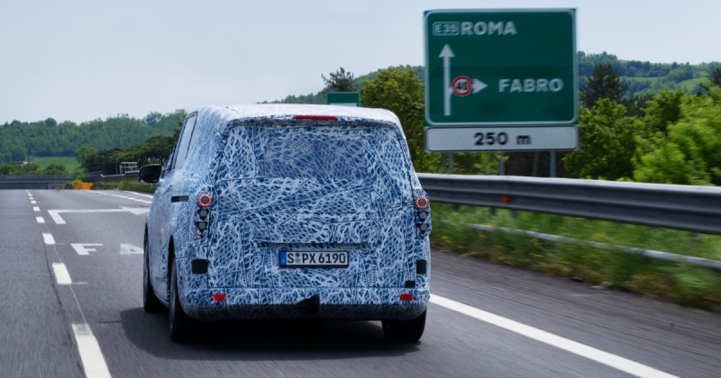 Mercedes підготував заміну EQV: електричний мінівен-універсал VLE показали офіційно