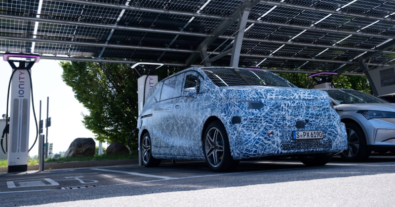 Mercedes підготував заміну EQV: електричний мінівен-універсал VLE показали офіційно