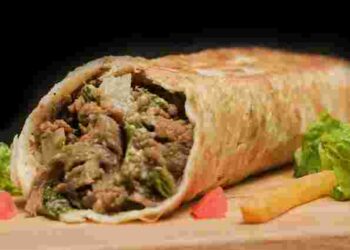 Шаурма буде ідеальна: чому рветься лаваш і як цього уникнути