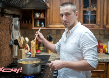 Что бросить в кастрюлю, чтобы обычные макароны стали шедевром: трюк для аппетитного гарнира