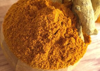 Ця дешева спеція бореться зі зморшками не гірше за ретинол: домашні маски з куркуми