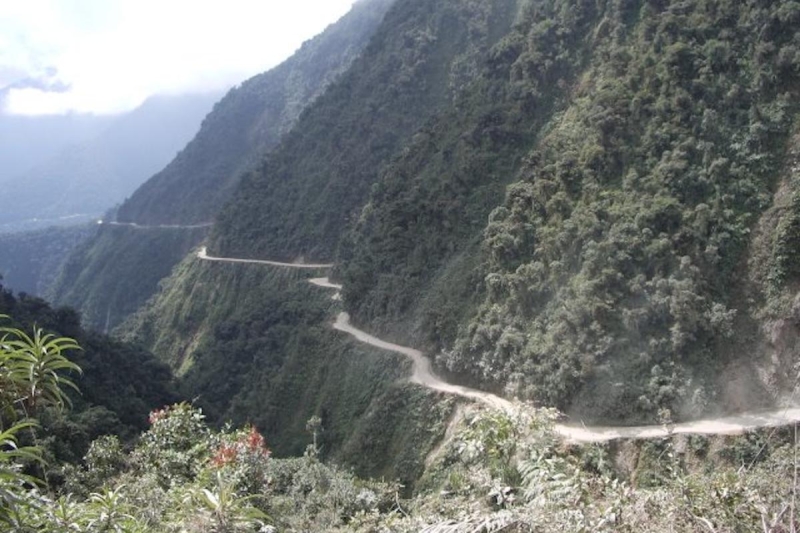 Експерти назвали три найстрашніші дороги світу: подолати їх наважиться не кожен (фото)