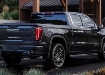 GM збиралася інвестувати мільярди в переобладнання заводу під електромобілі, але замість цього вироблятиме там ненажерливі SUV