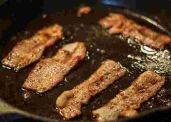 Ніколи не використовуйте: 5 найгірших олій для смаження