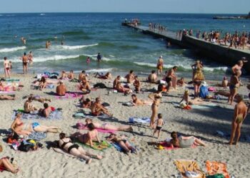 Фахівці попередили про смертельні інфекції у морській воді: чи небезпечно це для українців