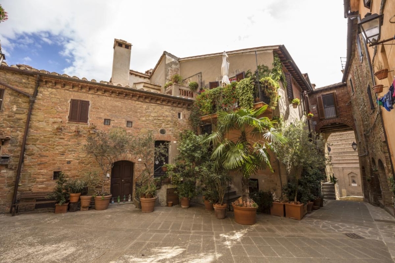 Ідилічний відпочинок гарантовано: названо одне з найкрасивіших містечок Італії