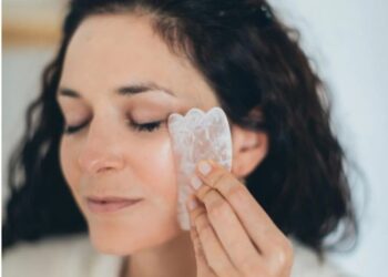 Ілюзія омолодження: як фейсфітнес і масаж обличчя можуть нашкодити