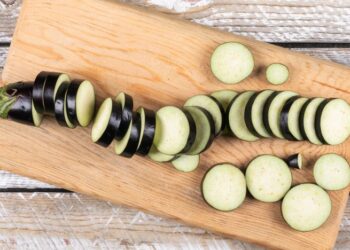 Известна точная цифра: на сколько минут замочить баклажаны для идеального результата