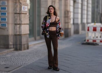 Легінси-кльош повертаються: як носити головний тренд літа і виглядати сучасно