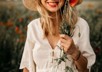 Одяг з якої тканини забезпечить прохолоду в літню спеку, розповіли вчені